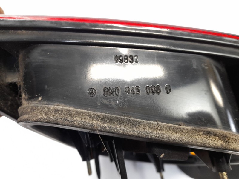 Recambio de piloto trasero derecho para volkswagen polo berlina (6n1) 64 1.9 d referencia OEM IAM 6N0945098B  