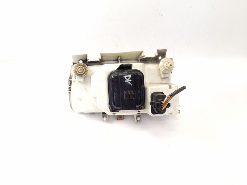 Recambio de faro derecho para volkswagen polo berlina (6n1) 64 1.9 d referencia OEM IAM 96249600  