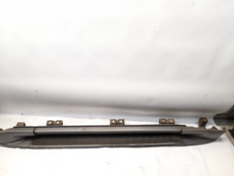 Recambio de estribos laterales para ssangyong rexton 2.7 xdi referencia OEM IAM   