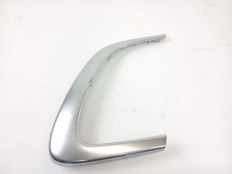 Recambio de moldura para opel insignia berlina edition referencia OEM IAM 13222210  