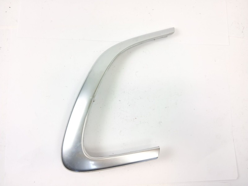 Recambio de moldura para opel insignia berlina edition referencia OEM IAM 13222210  