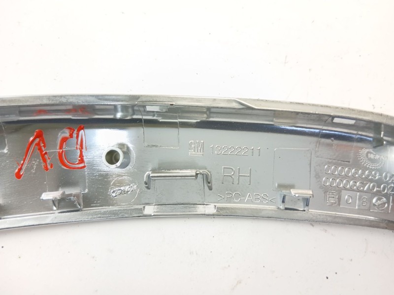 Recambio de moldura para opel insignia berlina edition referencia OEM IAM 13222211  