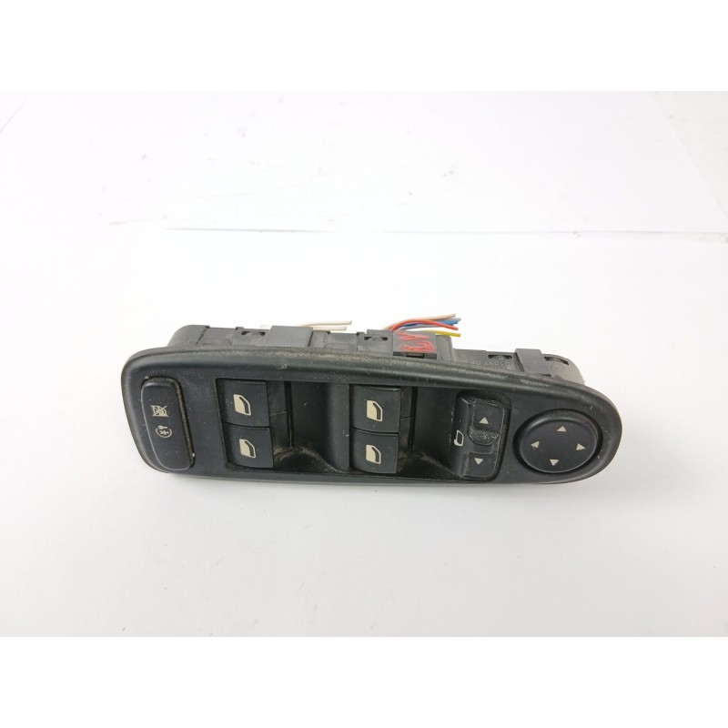 Recambio de mando elevalunas delantero izquierdo para citroën c4 picasso 1.6 16v hdi fap referencia OEM IAM 96590658  