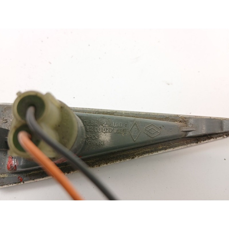 Recambio de piloto lateral izquierdo para renault megane ii sedán (lm0/1_) 1.9 dci (lm0g, lm1g, lm2c) referencia OEM IAM 0215100