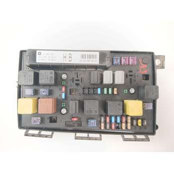 CAJA RELES / FUSIBLES 13206754 