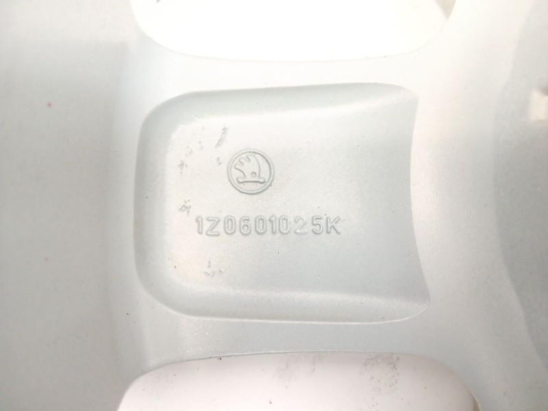 Recambio de llanta para  referencia OEM IAM 1Z0601025K  