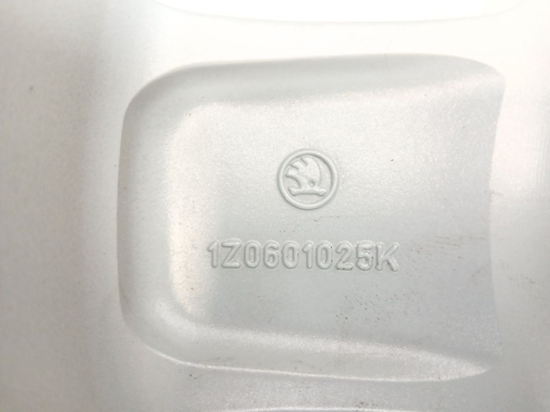 Recambio de llanta para  referencia OEM IAM 1Z0601025K  