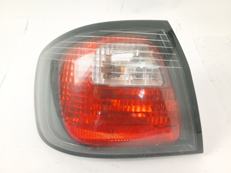 Recambio de piloto trasero izquierdo para nissan primera berlina (p11) 1.8 16v cat referencia OEM IAM 89023852  