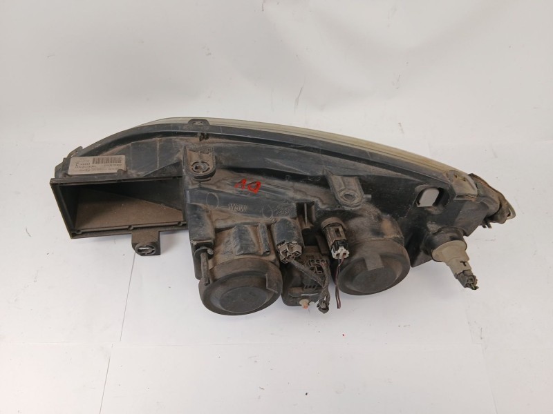 Recambio de faro derecho para nissan primera berlina (p11) 1.8 16v cat referencia OEM IAM 89003045  