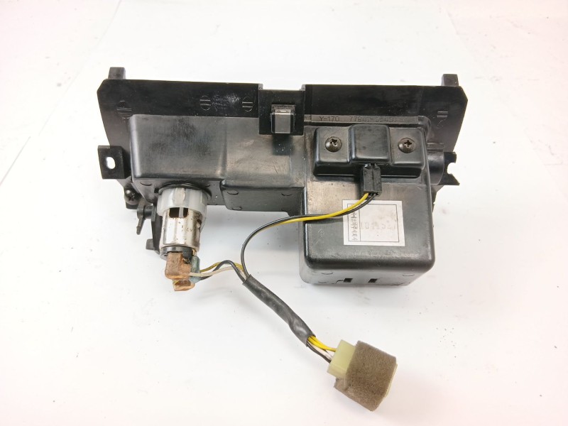 Recambio de cenicero para ssangyong musso 2.9 tdi grand lux referencia OEM IAM 7794105401  