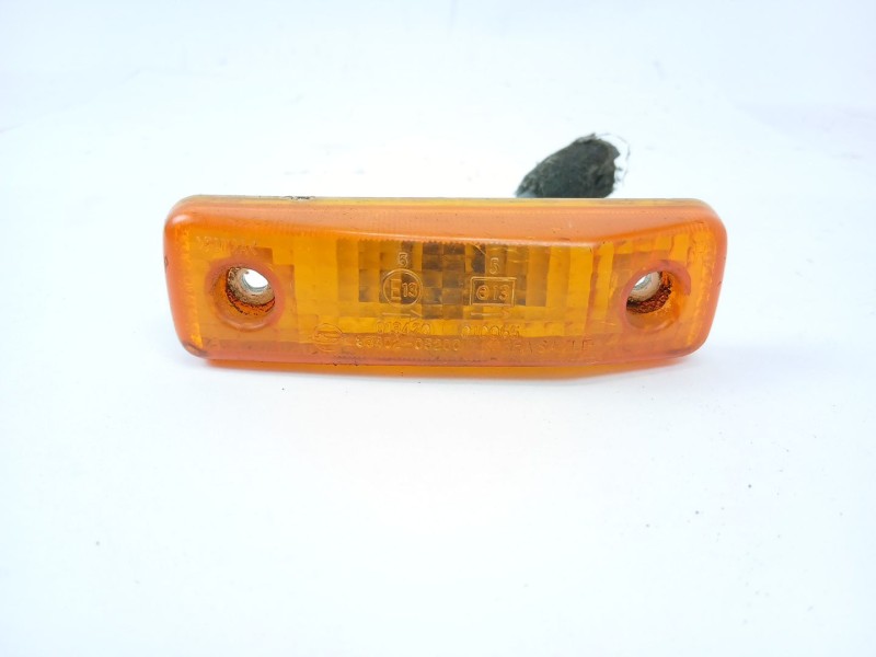 Recambio de piloto lateral derecho para ssangyong musso 2.9 tdi grand lux referencia OEM IAM 8340205200  
