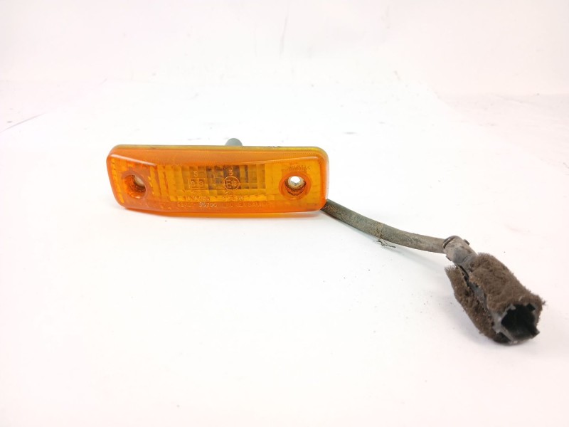 Recambio de piloto lateral izquierdo para ssangyong musso 2.9 tdi grand lux referencia OEM IAM 8340105200  