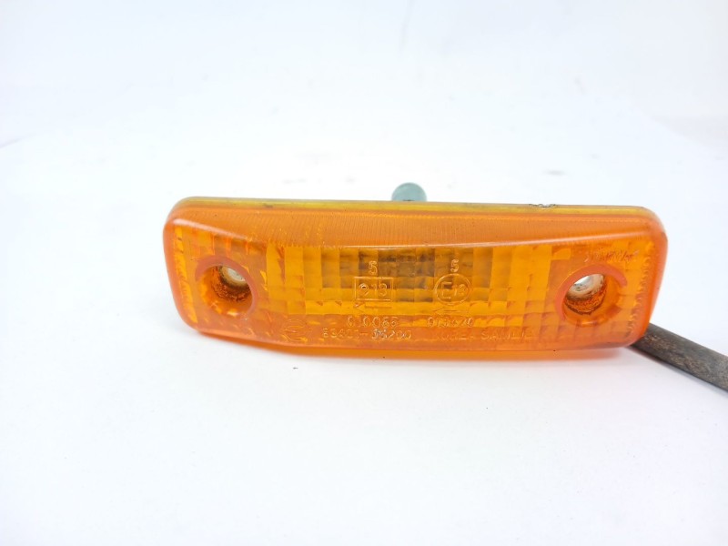 Recambio de piloto lateral izquierdo para ssangyong musso 2.9 tdi grand lux referencia OEM IAM 8340105200  