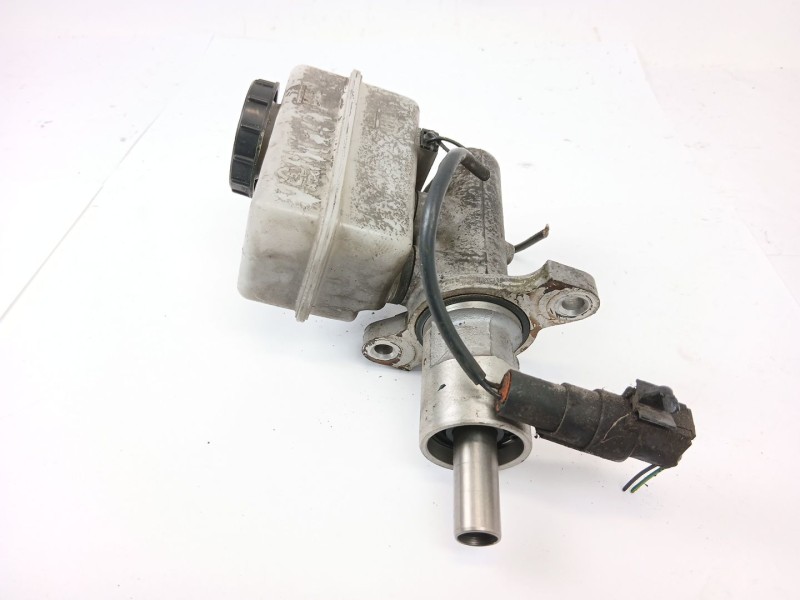 Recambio de bomba freno para ssangyong musso 2.9 tdi grand lux referencia OEM IAM OBM0233  