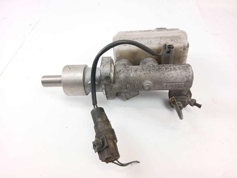 Recambio de bomba freno para ssangyong musso 2.9 tdi grand lux referencia OEM IAM OBM0233  