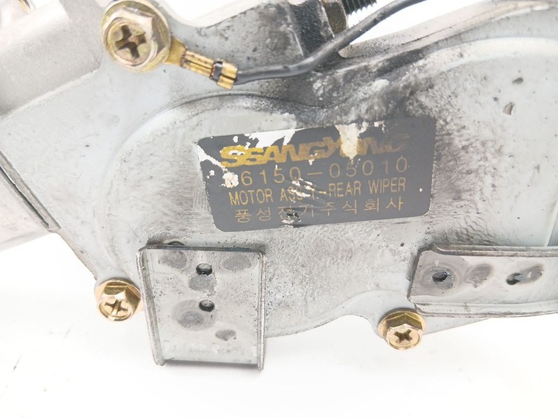 Recambio de motor limpia trasero para ssangyong musso 2.9 tdi grand lux referencia OEM IAM 8615005010  