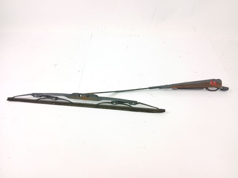 Recambio de brazo limpia trasero para ssangyong musso 2.9 tdi grand lux referencia OEM IAM   