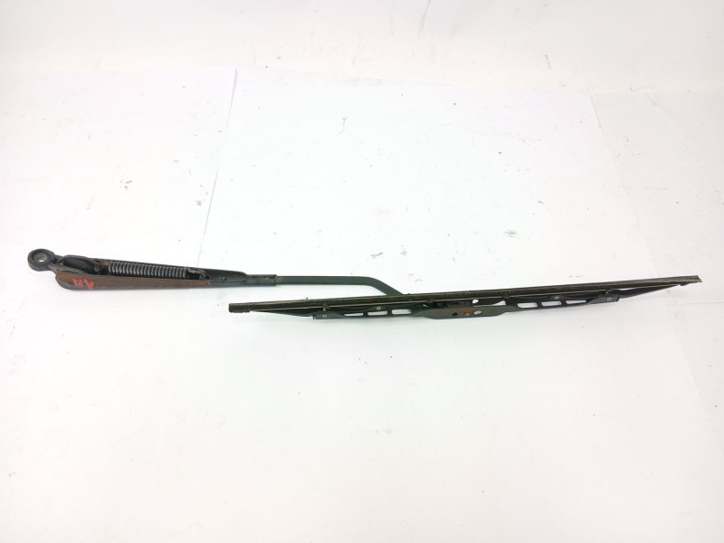 Recambio de brazo limpia trasero para ssangyong musso 2.9 tdi grand lux referencia OEM IAM   