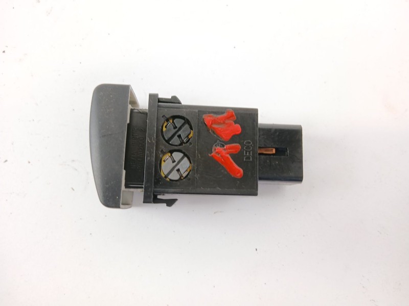 Recambio de boton antiniebla para ssangyong musso 2.9 tdi grand lux referencia OEM IAM   