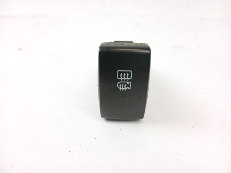 Recambio de boton luneta termica para ssangyong musso 2.9 tdi grand lux referencia OEM IAM   