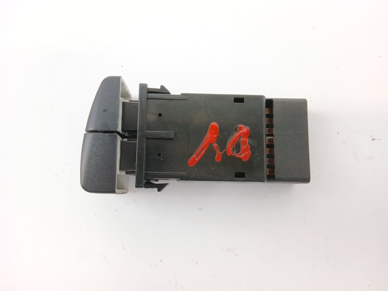 Recambio de boton limpia para ssangyong musso 2.9 tdi grand lux referencia OEM IAM   