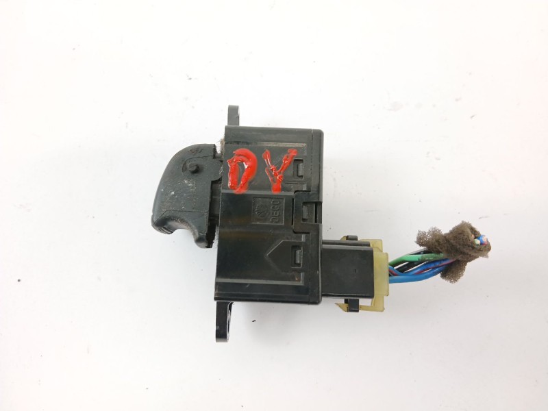 Recambio de mando elevalunas trasero izquierdo para ssangyong musso 2.9 tdi grand lux referencia OEM IAM 96190777  