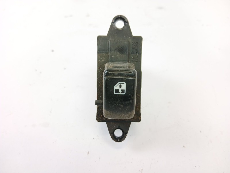 Recambio de mando elevalunas trasero derecho para ssangyong musso 2.9 tdi grand lux referencia OEM IAM 96190777  