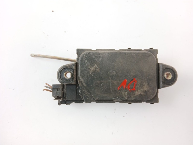 Recambio de motor cierre centralizado trasero derecho para ssangyong musso 2.9 tdi grand lux referencia OEM IAM   