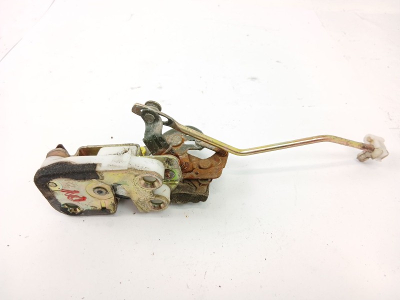 Recambio de cerradura puerta trasera derecha para ssangyong musso 2.9 tdi grand lux referencia OEM IAM   