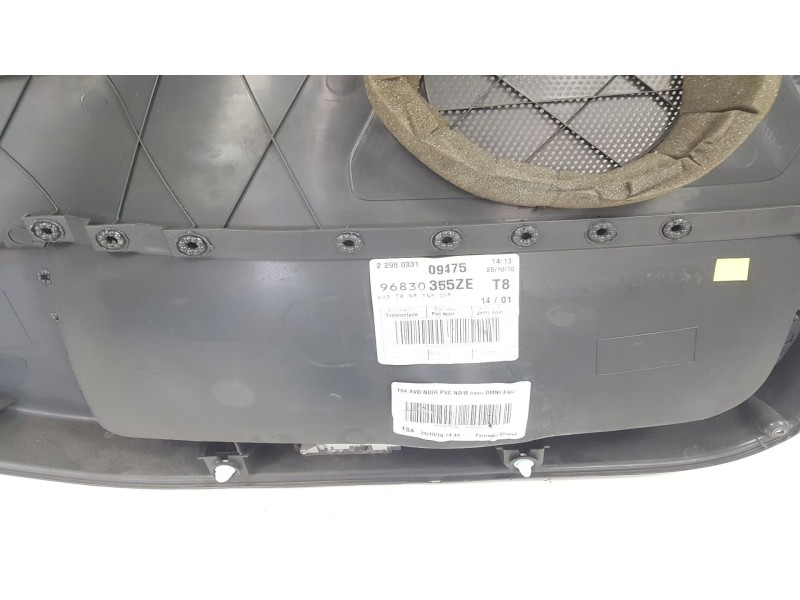 Recambio de guarnecido puerta delantera derecha para peugeot 3008 1.6 hdi fap referencia OEM IAM 9345L8 96830355ZE 