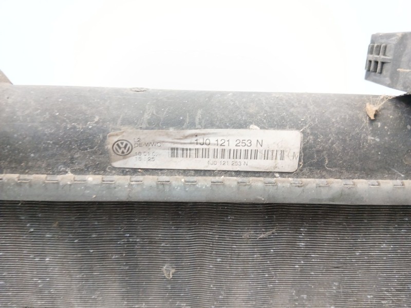 Recambio de radiador agua para volkswagen golf iv berlina (1j1) 1.6 16v referencia OEM IAM 1J0121253  