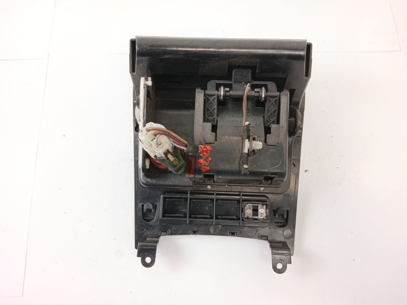 Recambio de cenicero para volkswagen golf v (1k1) 1.9 tdi referencia OEM IAM 857961  