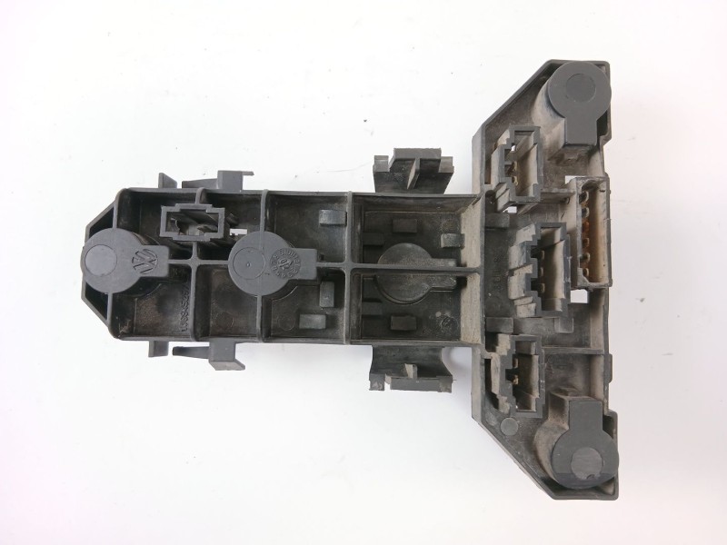 Recambio de portalamparas para volkswagen golf iv berlina (1j1) 1.6 16v referencia OEM IAM 1J6945257  