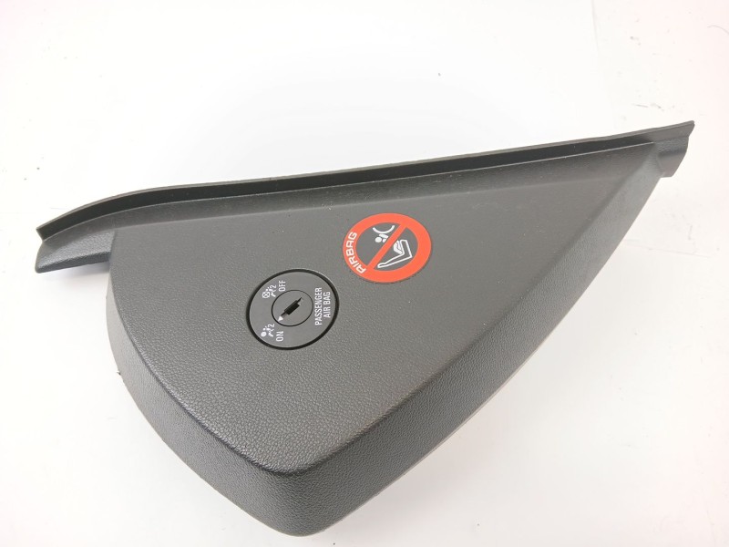 Recambio de moldura para opel insignia berlina edition referencia OEM IAM 13275267  