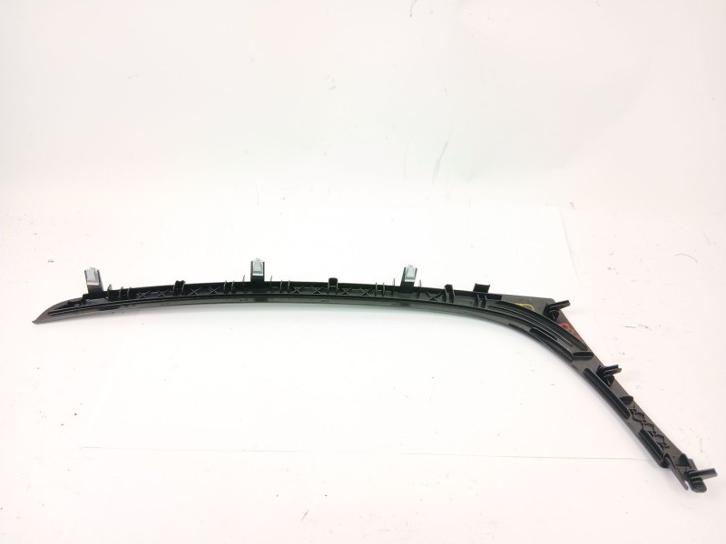 Recambio de molduras delanteras para opel insignia berlina edition referencia OEM IAM 13221845  