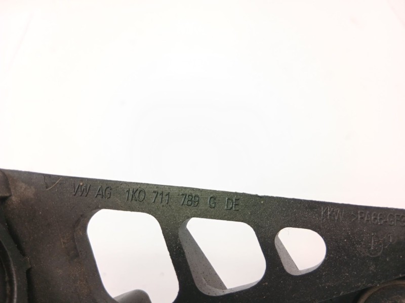 Recambio de soporte cambio para volkswagen golf v (1k1) 1.9 tdi referencia OEM IAM 1K0711789  