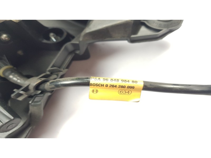Recambio de freno de mano electrico para peugeot 3008 1.6 hdi fap referencia OEM IAM 9684898480  