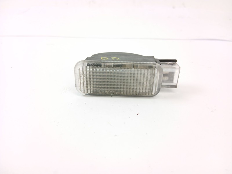 Recambio de luz interior para volkswagen passat berlina (3b3) 1.9 tdi referencia OEM IAM 3B0947416  
