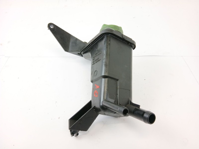 Recambio de deposito direccion para volkswagen passat berlina (3b3) 1.9 tdi referencia OEM IAM 3B0422371  