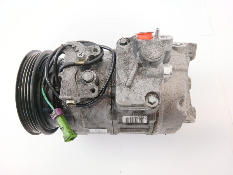 Recambio de compresor aire acondicionado para volkswagen passat berlina (3b3) 1.9 tdi referencia OEM IAM 8D0260808  