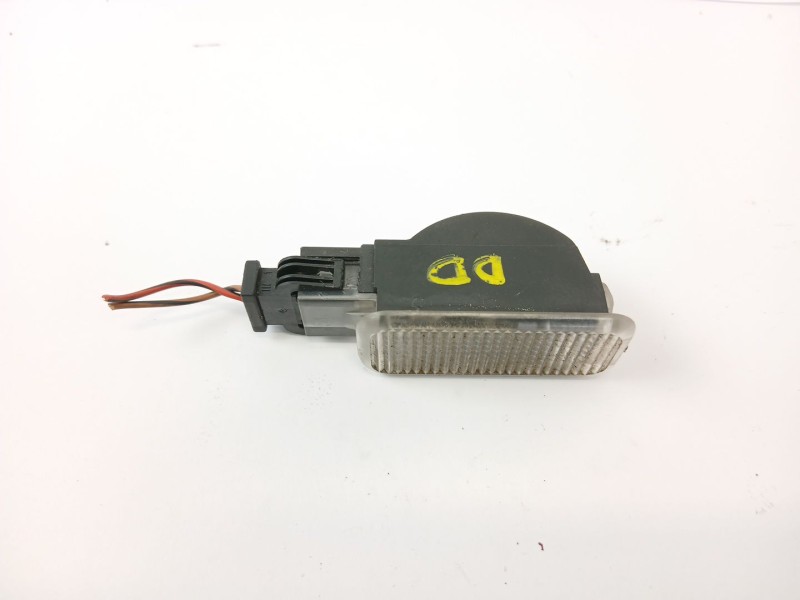 Recambio de luz interior para volkswagen passat berlina (3b3) 1.9 tdi referencia OEM IAM 3B0947415  