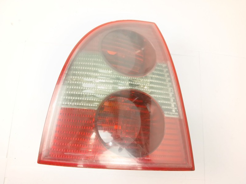 Recambio de piloto trasero izquierdo para volkswagen passat berlina (3b3) 1.9 tdi referencia OEM IAM   