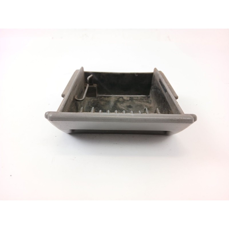 Recambio de cenicero para nissan patrol iii/2 hardtop (k260) 2.8 td referencia OEM IAM 3341200  