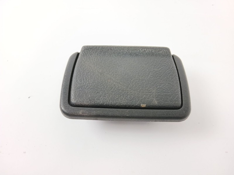 Recambio de cenicero para ligier nova 500 referencia OEM IAM 7700835535  