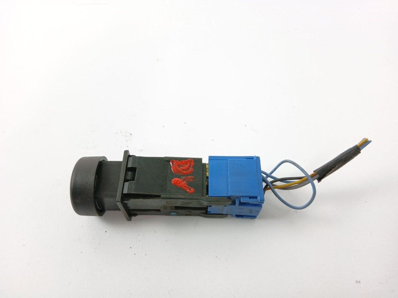 Recambio de boton antiniebla para ligier nova 500 referencia OEM IAM   