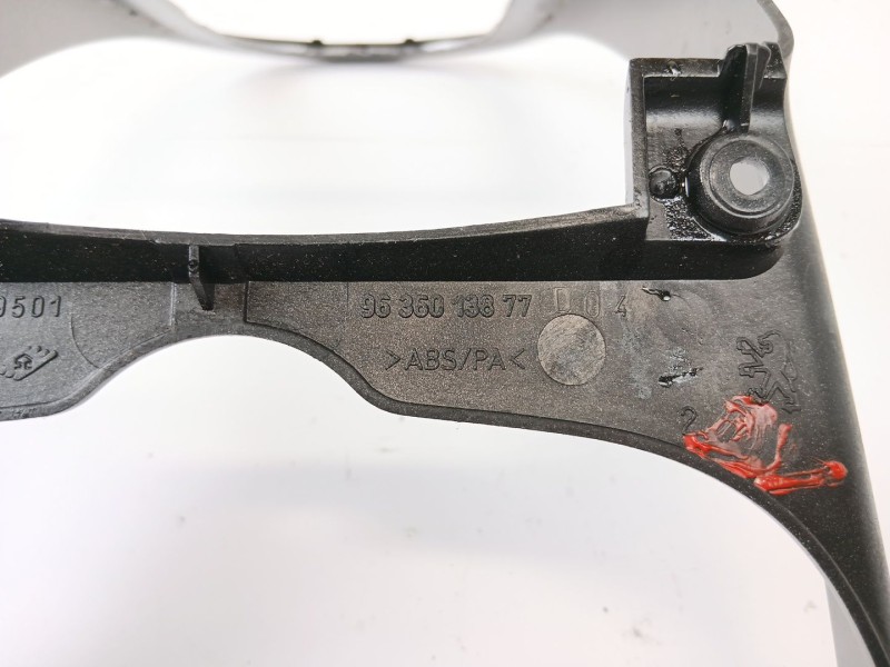 Recambio de consola central para peugeot 307 (3a/c) 1.6 16v referencia OEM IAM 9636013877  