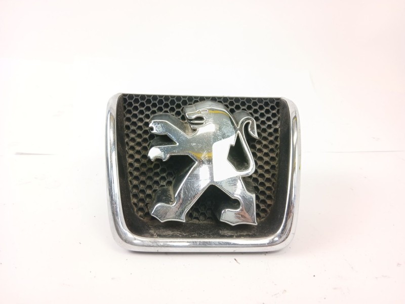 Recambio de emblema para peugeot 307 (3a/c) 1.6 16v referencia OEM IAM 9634014777  