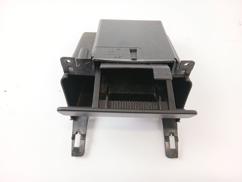 Recambio de cenicero para peugeot 307 (3a/c) 1.6 16v referencia OEM IAM 9637031977  