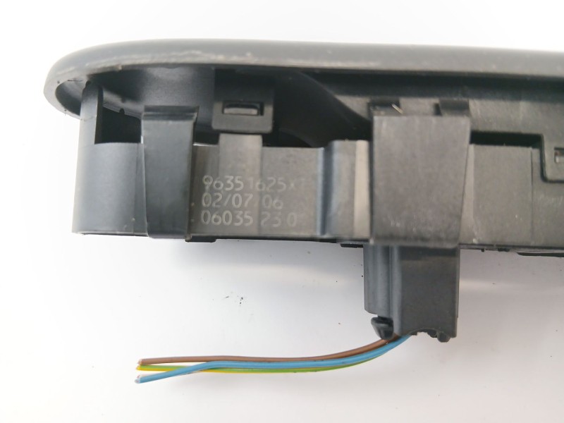 Recambio de mando elevalunas delantero derecho para peugeot 307 (3a/c) 1.6 16v referencia OEM IAM 96351625  