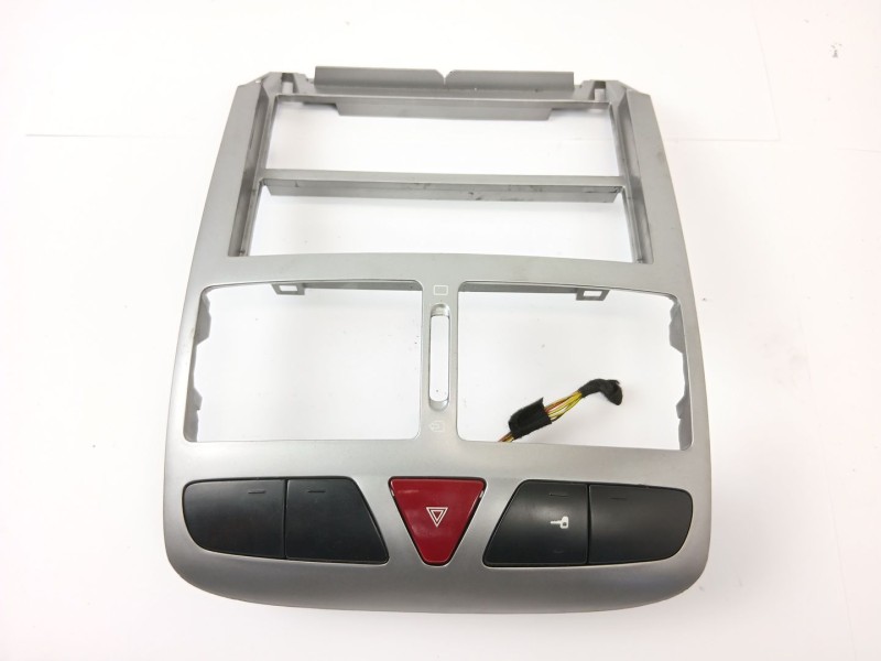 Recambio de consola central para peugeot 307 (3a/c) 1.6 16v referencia OEM IAM 9634505077  